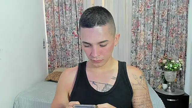 Snapshot of andeerr_ chatting on 01/15/25, 08:16 andeerr  online show from 01/15/25, 08:16