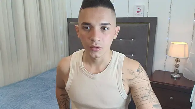 Snapshot of andeerr_ chatting on 03/07/25, 07:49 andeerr  online show from 03/07/25, 07:49