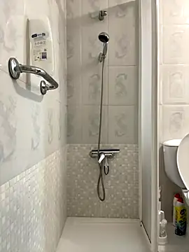 rafkiexh online show from 09/18/25, 07:17