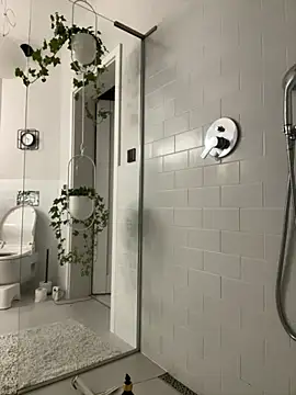 rafkiexh online show from 10/17/25, 08:32