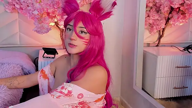 miia  baker online show from 10/03/25, 12:17