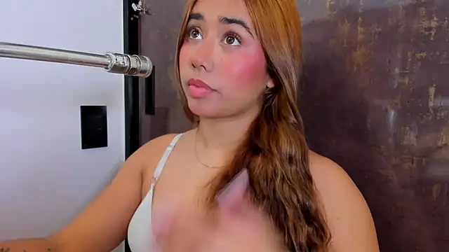 issie cute online show from 03/18/26, 08:10