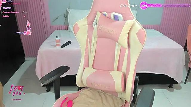 Snapshot of Yuli_16 chatting on 11/13/25, 11:03 Yuli 16 online show from 11/13/25, 11:03