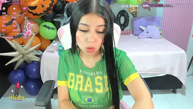 Snapshot of Yuli_16 chatting on 10/22/25, 11:09 Yuli 16 online show from 10/22/25, 11:09