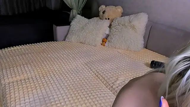 Sweeet Barbie online show from 11/22/25, 03:33