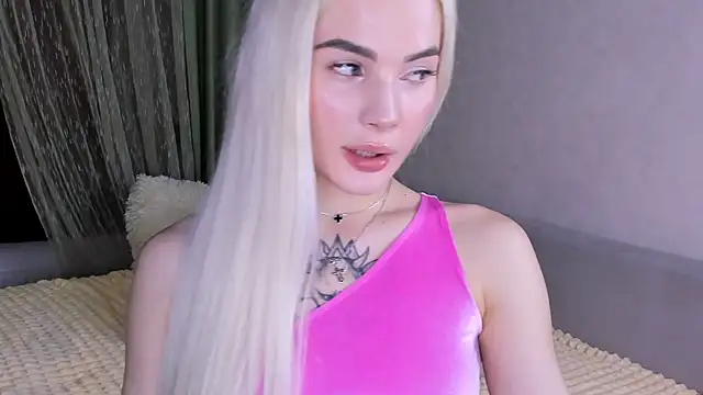 Snapshot of Sweeet_Barbie chatting on 04/23/26, 04:30 Sweeet Barbie online show from 04/23/26, 04:30