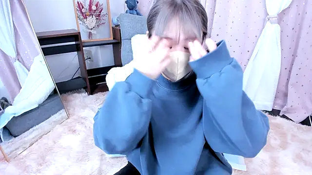 Snapshot of p_RUMiMi chatting on 12/15/24, 01:22 p RUMiMi online show from 12/15/24, 01:22