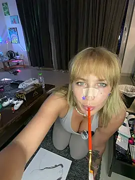 Snapshot of Evamaslow chatting on 06/29/26, 06:07 Evamaslow online show from 06/29/26, 06:07