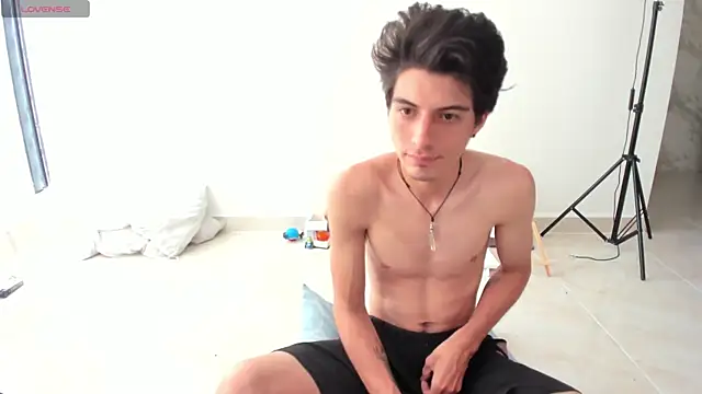 Snapshot of Sebastian_adams2001 chatting on 10/16/25, 06:38 Sebastian adams2001 online show from 10/16/25, 06:38