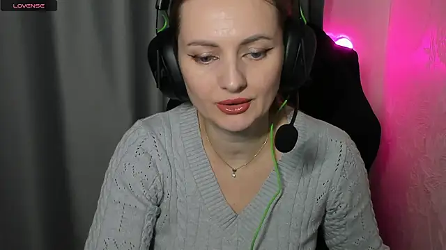 Snapshot of Viola_sweet chatting on 03/05/26, 04:47 Viola sweet online show from 03/05/26, 04:47