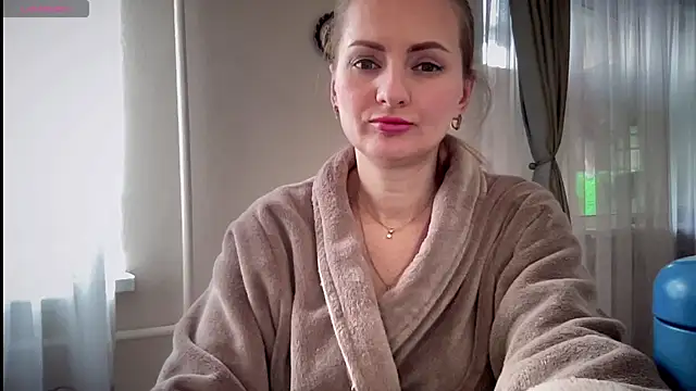 Snapshot of Viola_sweet chatting on 02/17/25, 01:00 Viola sweet online show from 02/17/25, 01:00