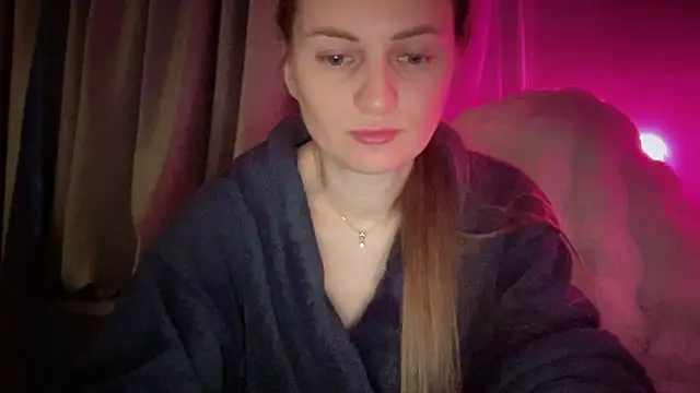 Snapshot of Viola_sweet chatting on 01/14/26, 05:11 Viola sweet online show from 01/14/26, 05:11