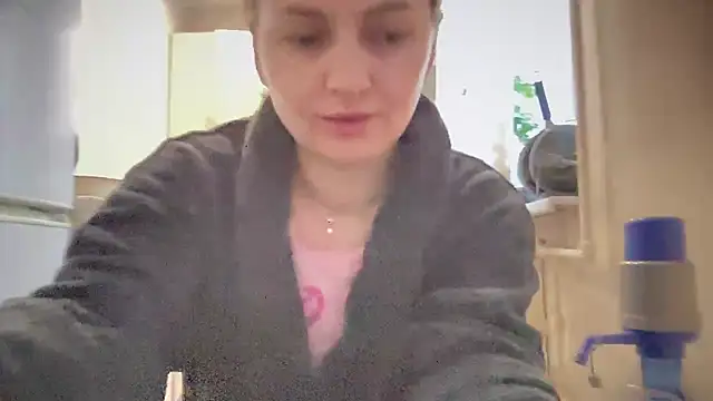 Snapshot of Viola_sweet chatting on 01/16/26, 06:17 Viola sweet online show from 01/16/26, 06:17