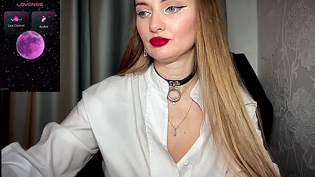 Snapshot of Viola_sweet chatting on 03/17/25, 02:08 Viola sweet online show from 03/17/25, 02:08