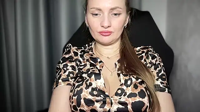 Snapshot of Viola_sweet chatting on 03/19/25, 06:01 Viola sweet online show from 03/19/25, 06:01