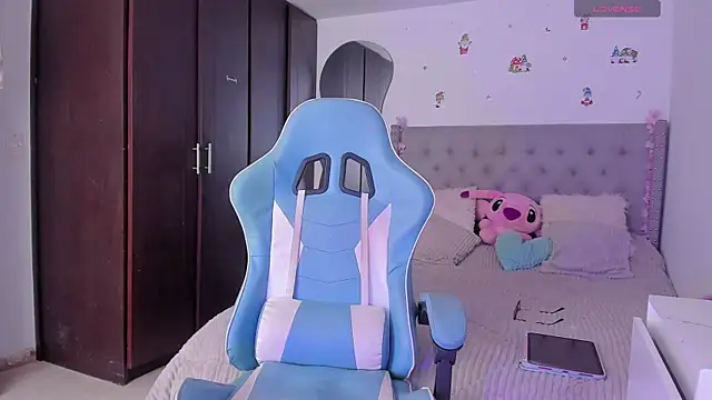 Violet Rost online show from 04/15/26, 03:27