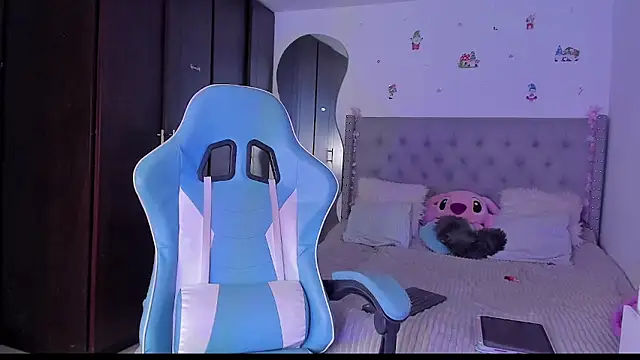 Violet Rost online show from 04/19/26, 02:51