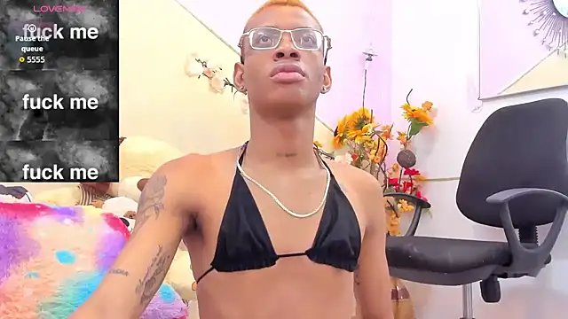 Tiffany Valentine15 online show from 09/26/25, 12:23
