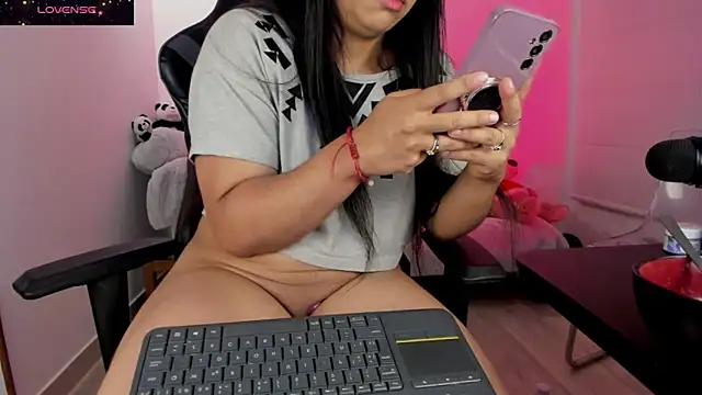 Snapshot of Biancastrongg chatting on 02/17/26, 04:54 Biancastrongg online show from 02/17/26, 04:54