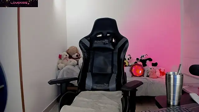 Biancastrongg online show from 03/19/26, 01:49