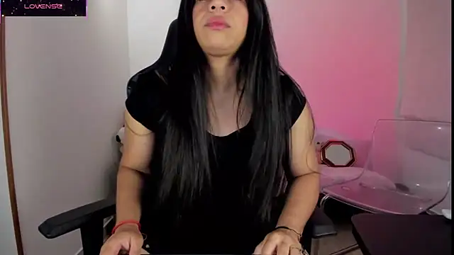 Snapshot of Biancastrongg chatting on 11/26/25, 02:33 Biancastrongg online show from 11/26/25, 02:33