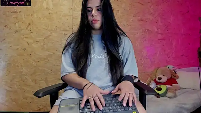 Snapshot of Biancastrongg chatting on 03/22/25, 02:27 Biancastrongg online show from 03/22/25, 02:27