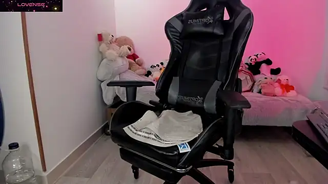 Snapshot of Biancastrongg chatting on 02/20/26, 06:26 Biancastrongg online show from 02/20/26, 06:26