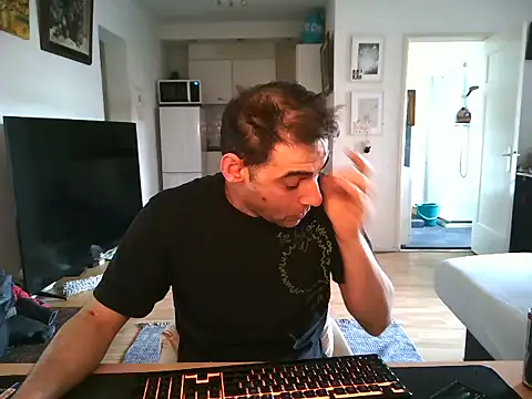 Snapshot of mihaimichael chatting on 04/09/26, 10:10 mihaimichael online show from 04/09/26, 10:10