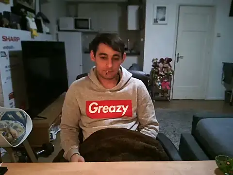 Snapshot of mihaimichael chatting on 01/12/26, 02:18 mihaimichael online show from 01/12/26, 02:18