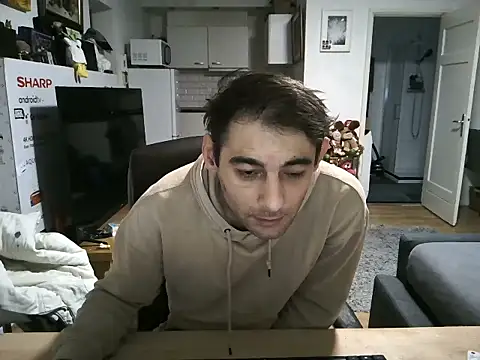 Snapshot of mihaimichael chatting on 01/13/26, 03:49 mihaimichael online show from 01/13/26, 03:49