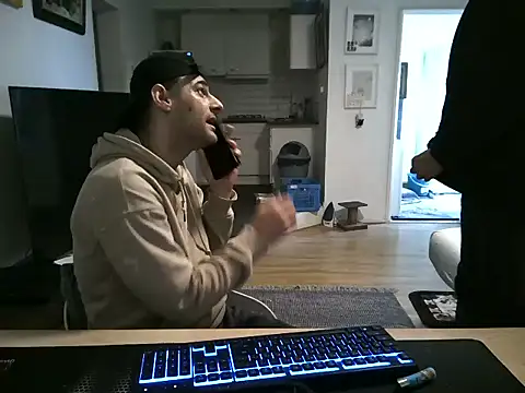 Snapshot of mihaimichael chatting on 03/26/26, 01:09 mihaimichael online show from 03/26/26, 01:09