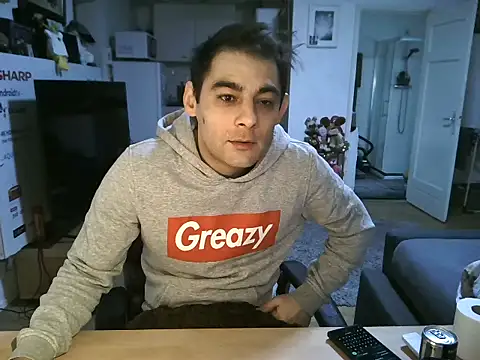 Snapshot of mihaimichael chatting on 01/11/26, 02:13 mihaimichael online show from 01/11/26, 02:13