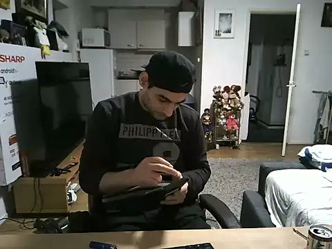 Snapshot of mihaimichael chatting on 01/05/26, 05:27 mihaimichael online show from 01/05/26, 05:27