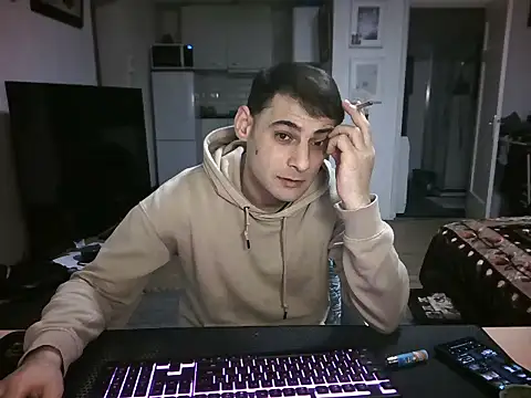 Snapshot of mihaimichael chatting on 03/27/26, 01:14 mihaimichael online show from 03/27/26, 01:14