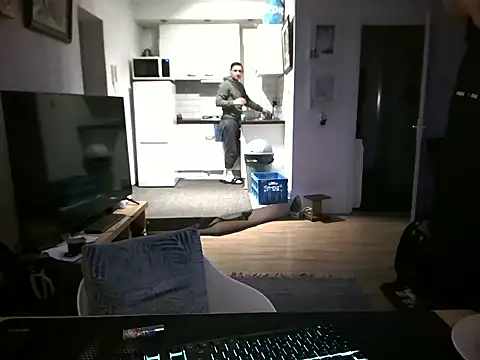 Snapshot of mihaimichael chatting on 03/29/26, 12:56 mihaimichael online show from 03/29/26, 12:56