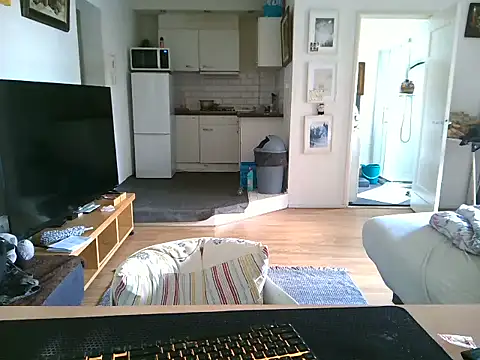 Snapshot of mihaimichael chatting on 04/14/26, 12:54 mihaimichael online show from 04/14/26, 12:54