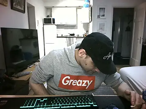 Snapshot of mihaimichael chatting on 04/09/26, 12:01 mihaimichael online show from 04/09/26, 12:01