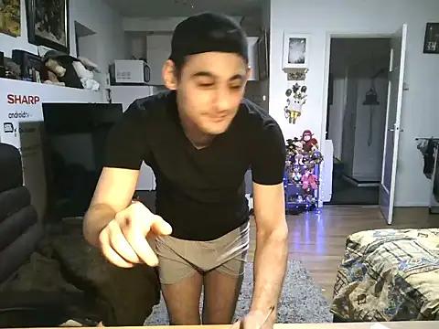 Snapshot of mihaimichael chatting on 12/23/25, 12:11 mihaimichael online show from 12/23/25, 12:11