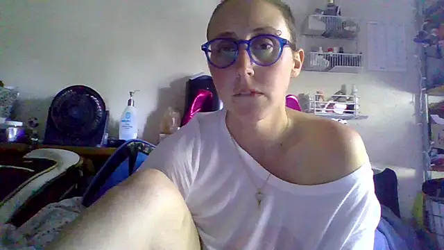 Snapshot of AstridFalk23 chatting on 10/06/25, 05:46 AstridFalk23 online show from 10/06/25, 05:46