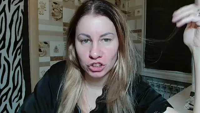 TherestlessKitty online show from 04/13/26, 10:14