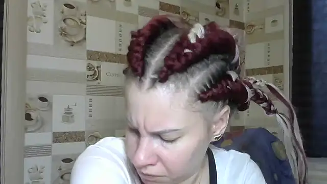 TherestlessKitty online show from 10/18/25, 06:04