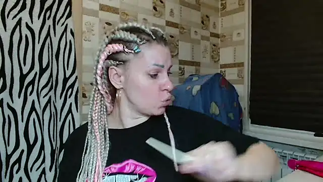 TherestlessKitty online show from 05/04/26, 10:45
