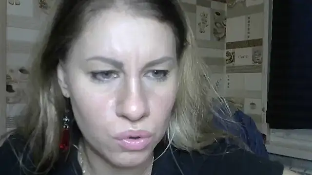 TherestlessKitty online show from 11/17/25, 06:39