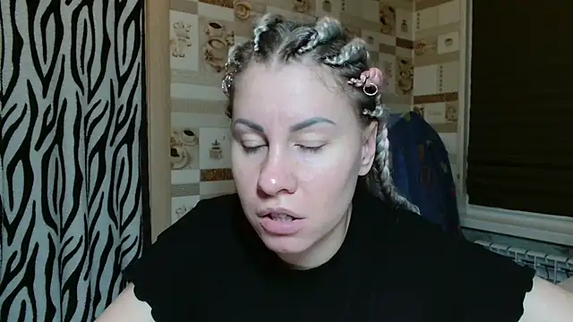 TherestlessKitty online show from 05/01/26, 10:15