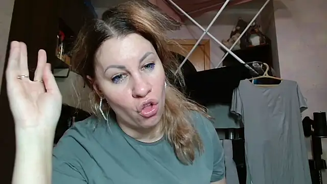 TherestlessKitty online show from 04/09/26, 10:16