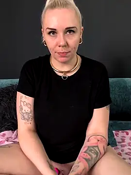 nora the strange online show from 06/18/26, 10:42