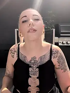 nora the strange online show from 05/28/26, 08:55