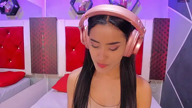 Snapshot of Karoll014 chatting on 12/03/25, 12:15 Karoll014 online show from 12/03/25, 12:15