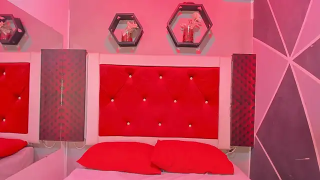 Snapshot of Karoll014 chatting on 11/14/25, 12:09 Karoll014 online show from 11/14/25, 12:09