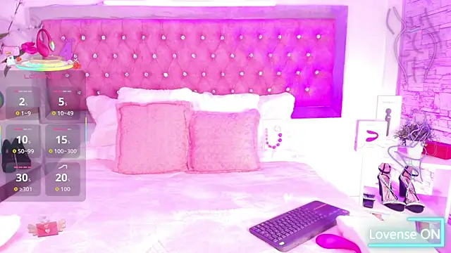 Snapshot of Tayzon_Foxxx chatting on 09/16/25, 12:50 Tayzon Foxxx online show from 09/16/25, 12:50